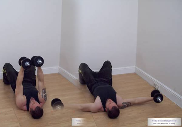 家庭健身教程：在家锻炼的胸肌的三个动作